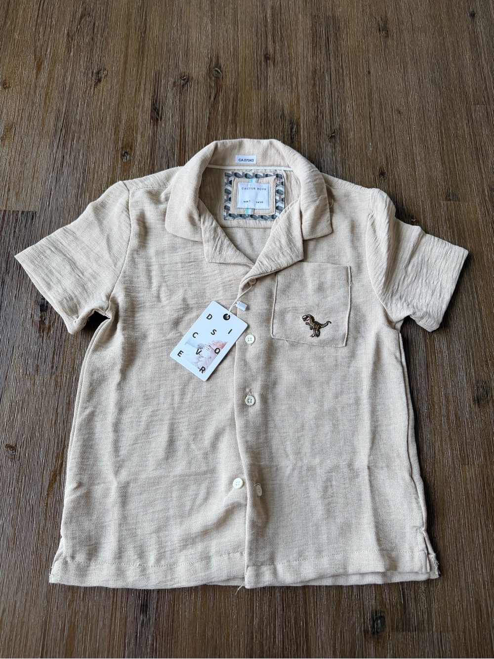 3/20$ NWT Cactus Boys Short-Sleeve Button-Up Shirt with Dino Embroidery size 7